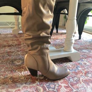 Vegan leather 1.5” heel boot, taupe, size 9
